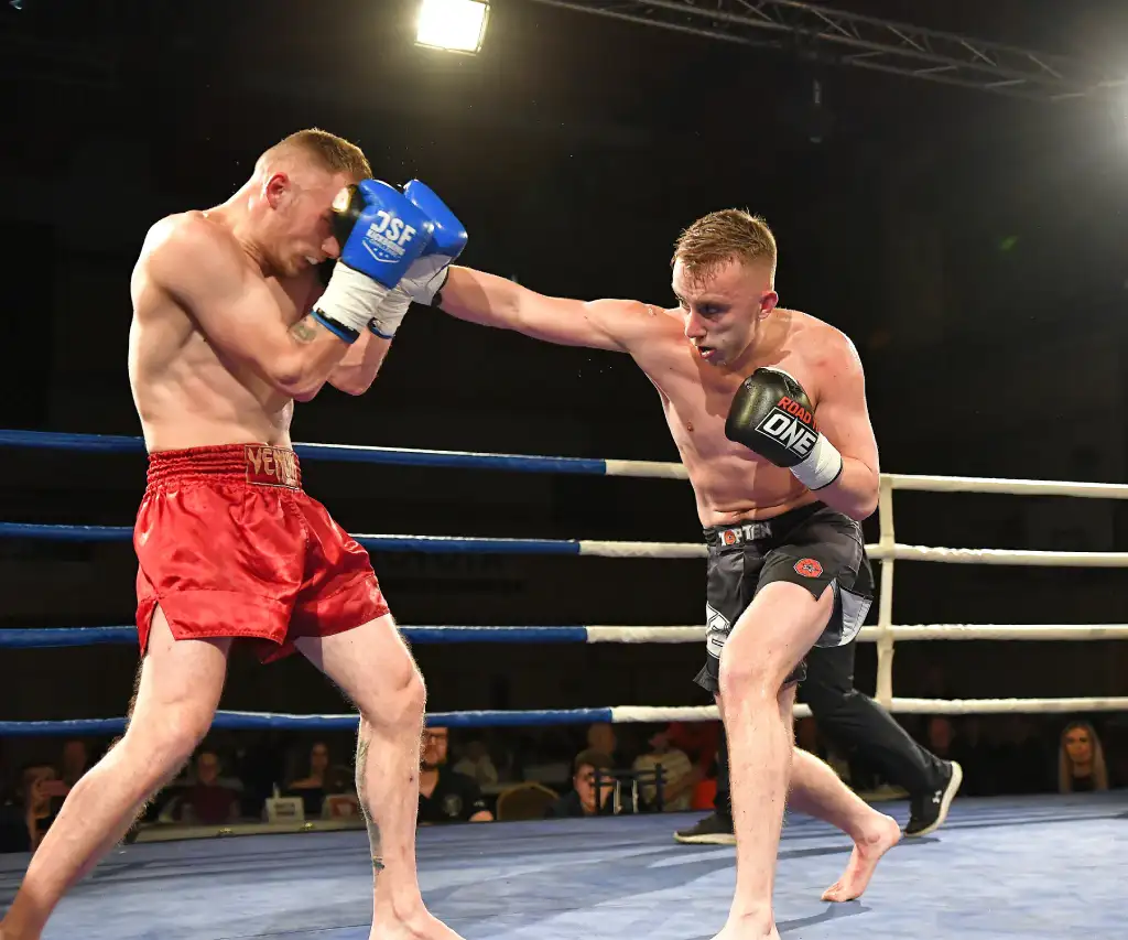 Kickbox závodníci Iron Fighters